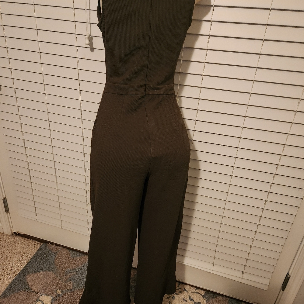 Sleeveless Olive Wide-Leg Jumpsuit